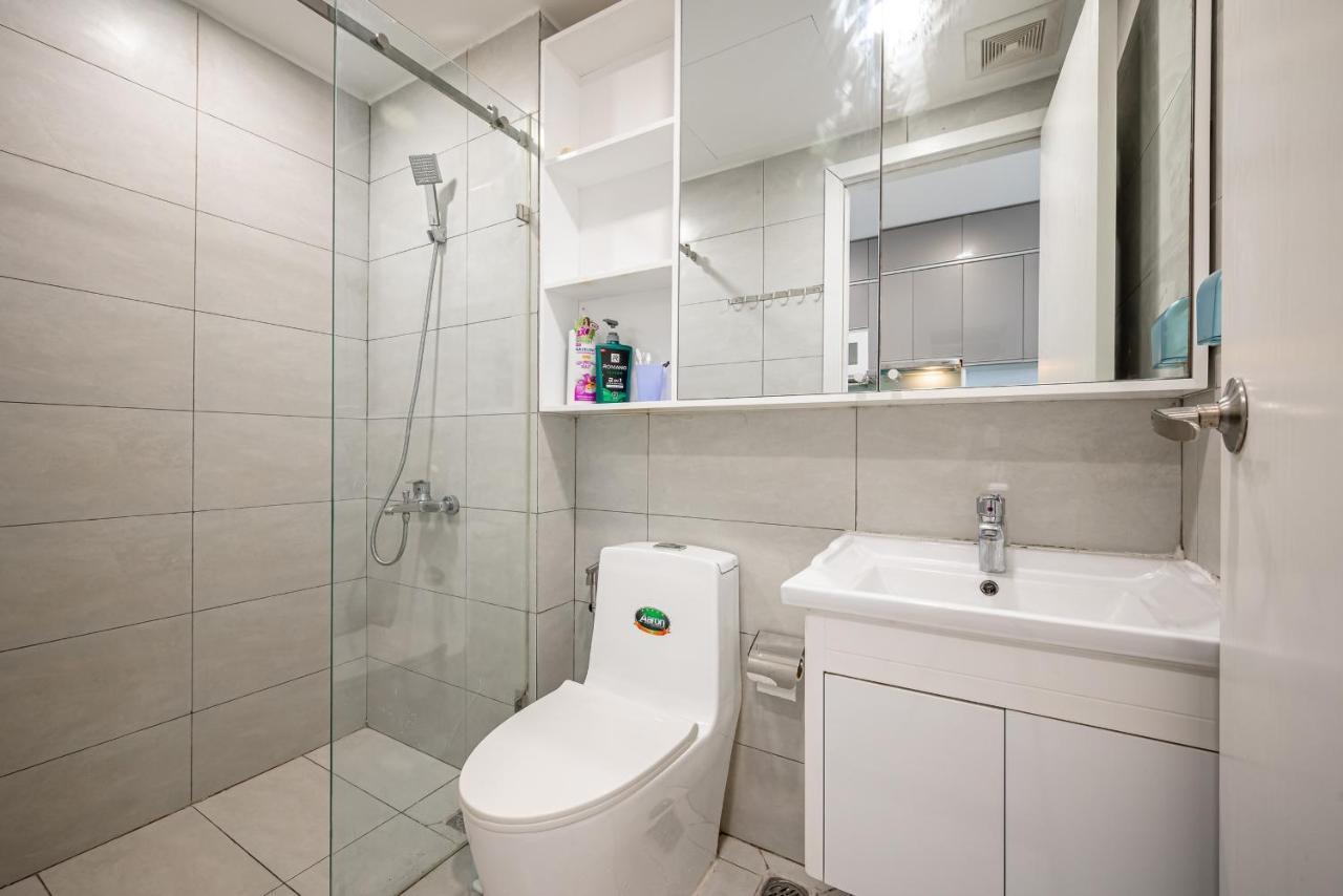 Masteri Millennium Balcony - District 4 *