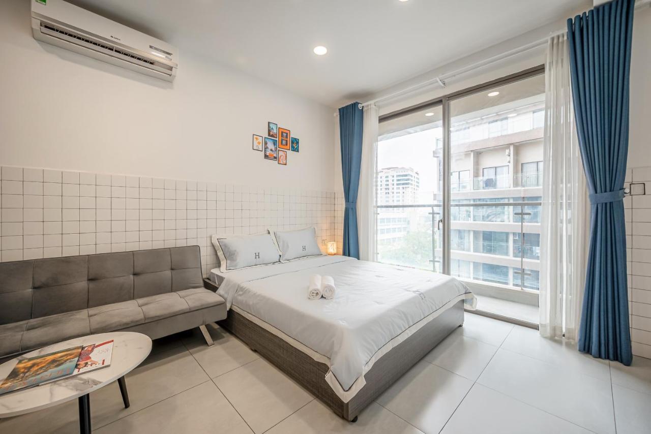 Masteri Millennium Balcony - District 4 *